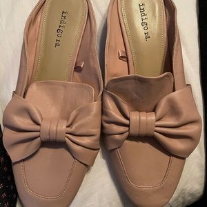 NWOT blush pink bow flats mules